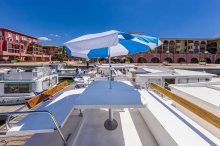 Barka Penichette 1400 FB z zewnątrz foto: LOCABOAT