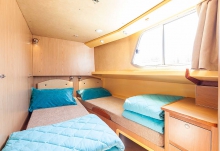 Barka turystyczna Penichette 1500 FB - kabiny foto: LOCABOAT