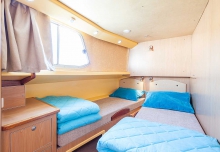 Barka turystyczna Penichette 1500 FB - kabiny foto: LOCABOAT