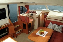 Barka turystyczna Europa 400 - salon foto: LOCABOAT