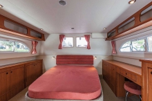 Barka turystyczna Europa 400 - kabina foto: LOCABOAT