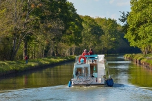 Francja - Burgundia - Czarter barki foto: LOCABOAT