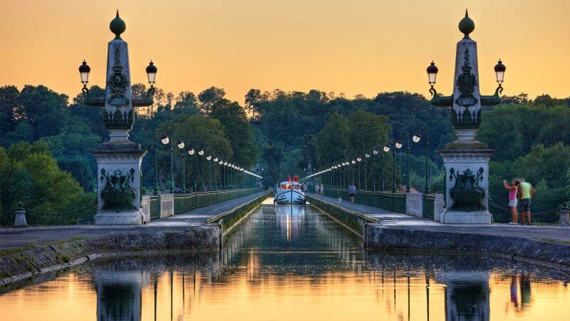 Corbigny, Joigny, Dompierre sur Besbre, Briare