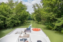 Penichette na rzece Baise - Południowo - zachodnia Francja - czarter barek turystycznych foto: LOCABOAT